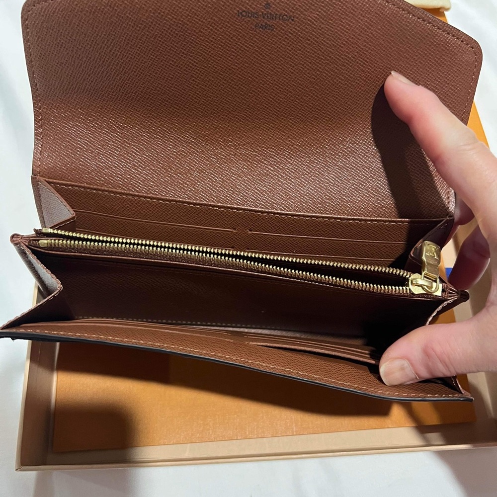 LV sarah authentic
